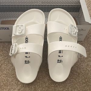 New with tags kids Birkenstock Arizona size 29